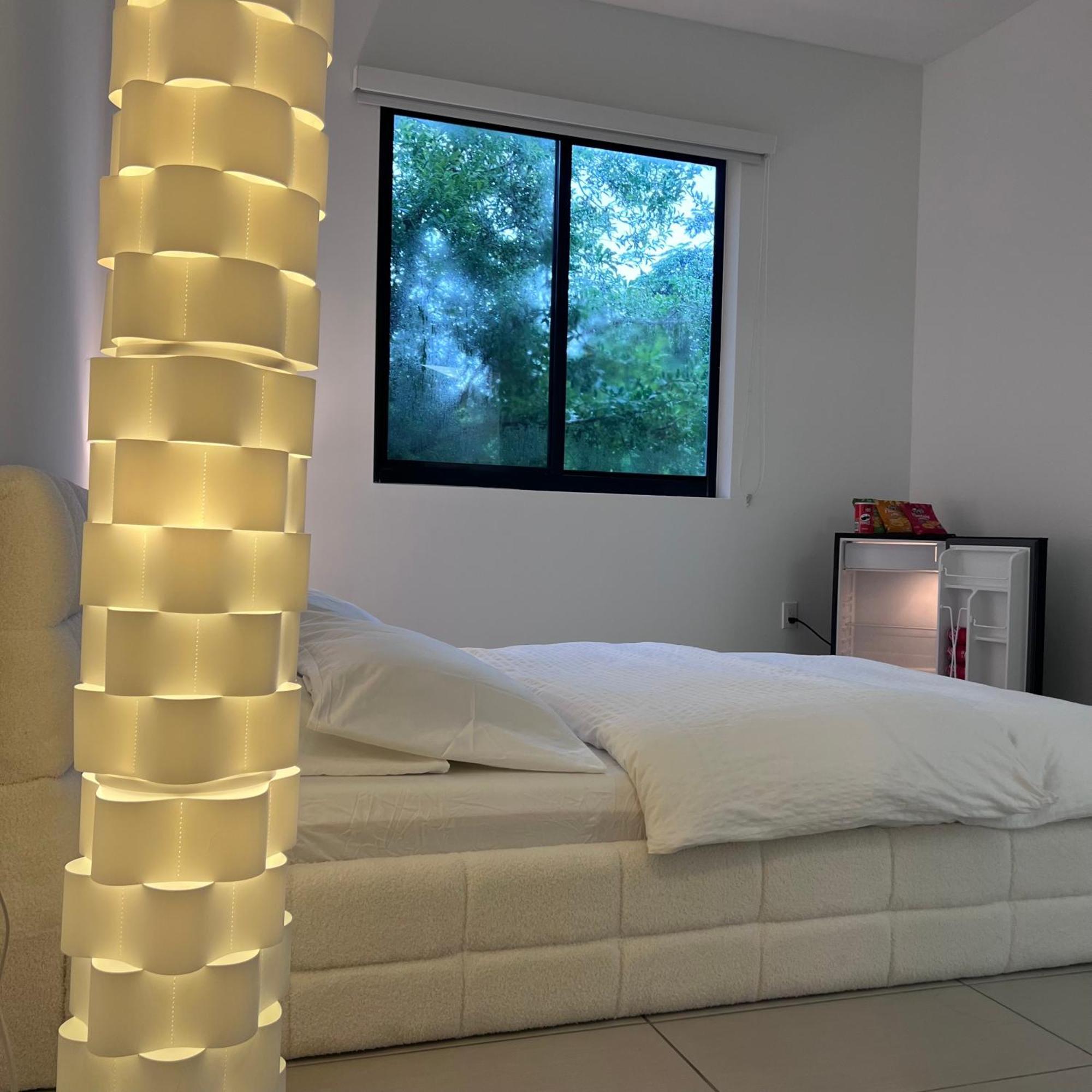 Master Bed Room In Calle Ocho Μαϊάμι Εξωτερικό φωτογραφία